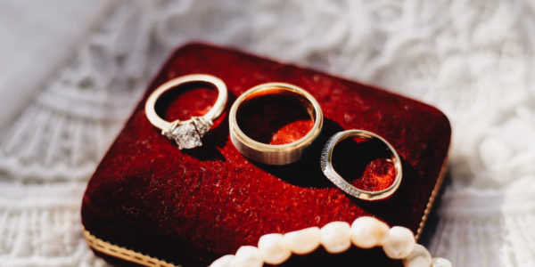 5 Places To Buy Engagement Rings Online